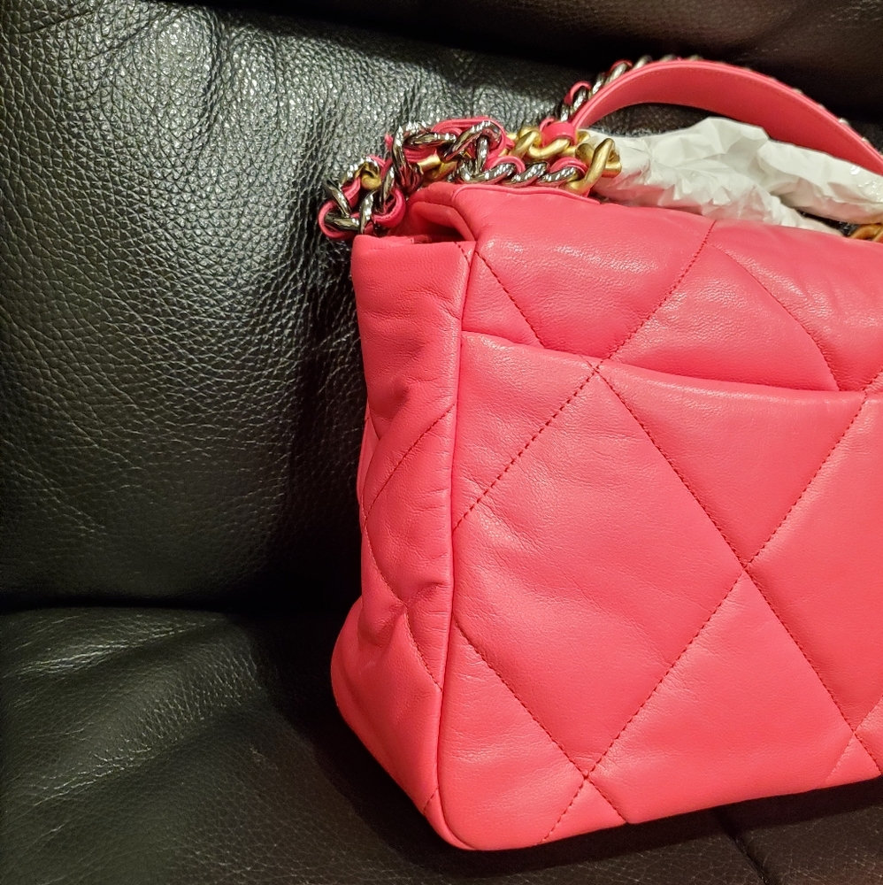 Chanel -- 19 Large Flap Bag - Picture 8 of 16